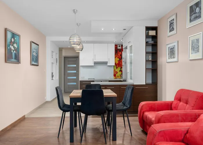 Lagiewniki Homely By Bookinghost